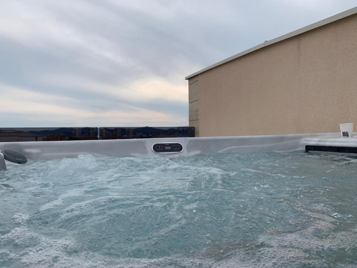 Olive Oasis Penthouse With Jacuzzi Lägenhet Zadar Exteriör bild