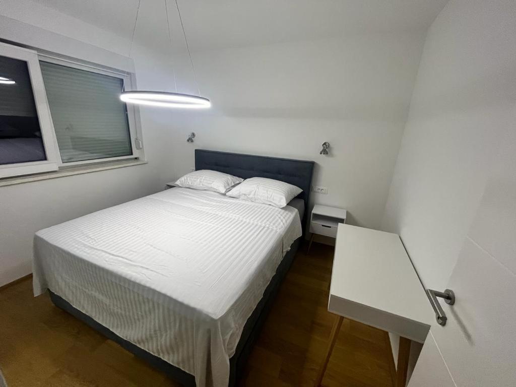 Olive Oasis Penthouse With Jacuzzi Lägenhet Zadar Exteriör bild