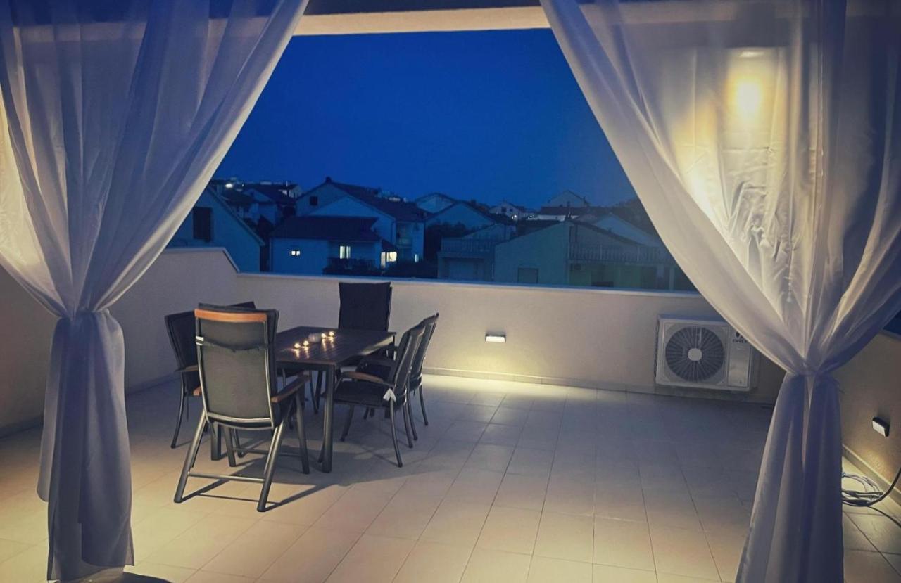 Olive Oasis Penthouse With Jacuzzi Lägenhet Zadar Exteriör bild