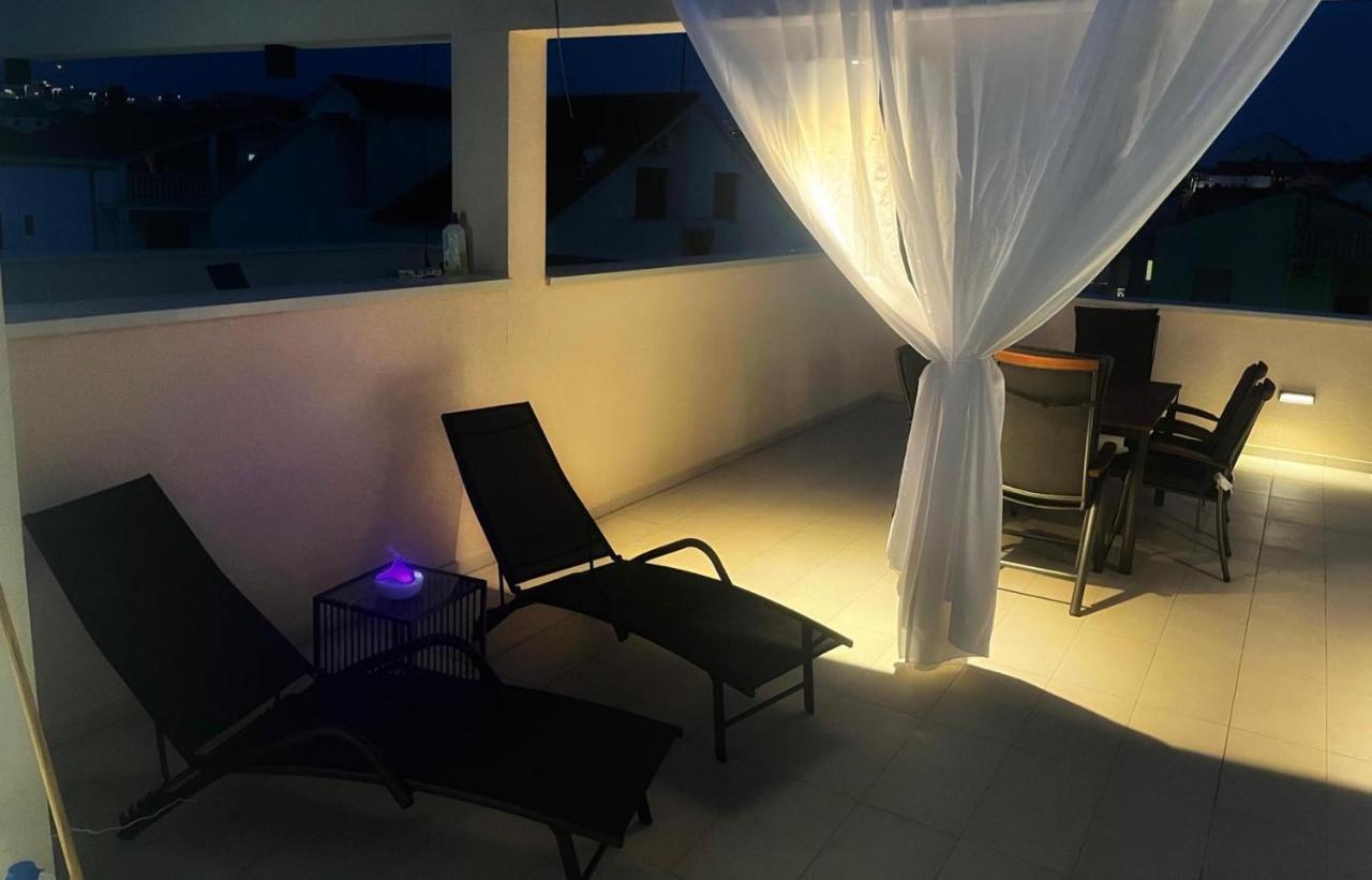 Olive Oasis Penthouse With Jacuzzi Lägenhet Zadar Exteriör bild